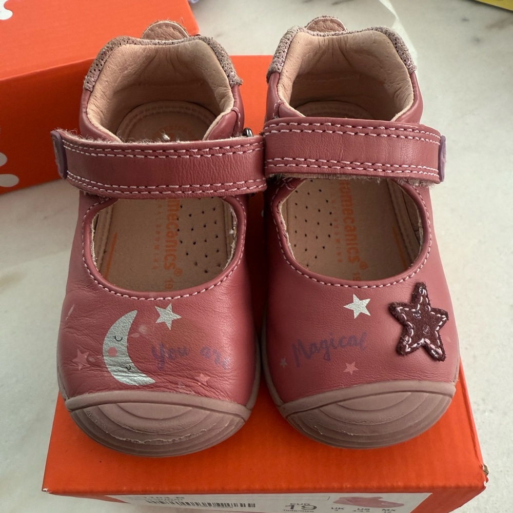 Biomecanics prewalker girl shoe size 4